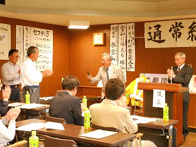 新役員の佐部利氏と高橋氏