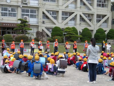 府中小「対面式」